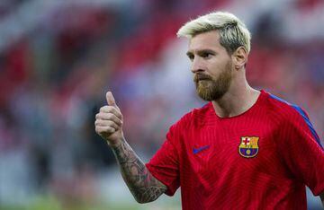 Lionel Messi of FC Barcelona reacts on prior to the start the La Liga match between Athletic Club Bilbao and FC Barcelona at San Mames Stadium on August 28, 2016 in Bilbao, Spain.