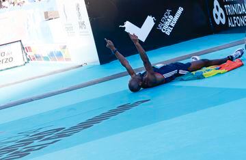 El ganador de la prueba ha sido el etíope Sisay Lemma que ha completado los 42.195 metros con un tiempo de 2:01:47. 