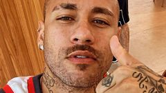 Neymar se rapa la cabeza y arrasa en redes sociales
