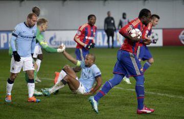 El descuento de Doumbia, que inició la debacle de Manchester City.