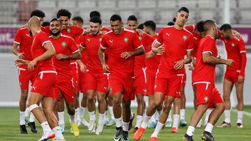 Soccer Football - FIFA World Cup Qatar 2022 - Morocco Training - Al Duhail SC Stadium, Doha, Qatar - November 30, 2022 Morocco's Walid Cheddira with teammates during training REUTERS/Thaier Al-Sudani