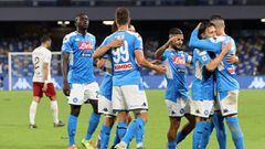 Jugadores del Napoli celebrando un gol ante Roma por Serie A.