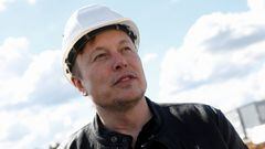 SpaceX founder and Tesla CEO Elon Musk looks on as he visits the construction site of Tesla&#039;s gigafactory in Gruenheide, near Berlin, Germany, May 17, 2021. REUTERS/Michele Tantussi