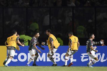 Fluminense ganó con goles de Willian y Arias. La serie terminó 4-1 en el global.