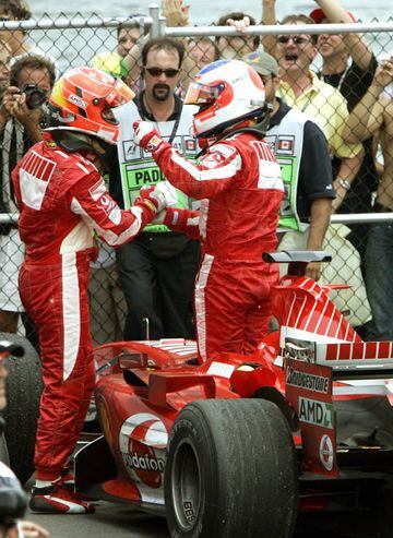 Michael Schumacher y Rubens Barrichello en el GP de Canadá de 2005 cuando ambos corrían para Ferrari.