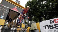 Ondrej Cink toma la salida en la contrarreloj inicial del Tour de Francia 2017 en D&uuml;sseldorf.
