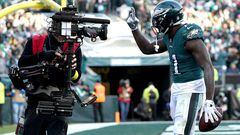 The Philadelphia Eagles followed up their dominant running performance against the Packers by airing it out against the Tennessee Titans on Sunday.