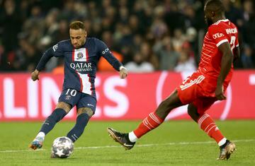 Neymar in action against Dayot Upamecano of Bayern Munich during the UEFA Champions League Round of 16.