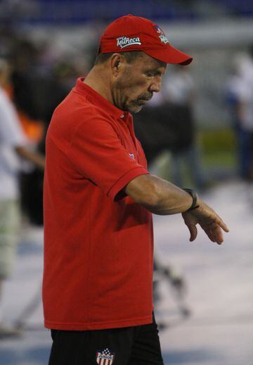Arturo Reyes será el undécimo entrenador de Junior de Barranquilla en los últimos 10 años, pero es el decimocuarto cambio de entrenador en la década, teniendo en cuenta varias etapas de Julio Comesaña y Alexis Mendoza.