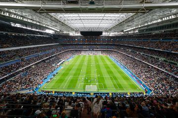 El estadio, que se encuentra finalizando sus obras, tiene una capacidad para 81.044 personas. Con un promedio de espectadores de 69.236 logra el 85,4% de ocupación. 