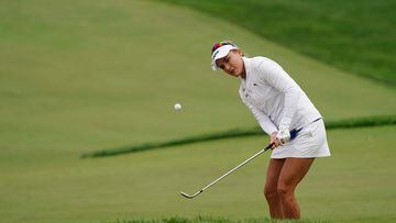 Lexi Thompson of the United States chips