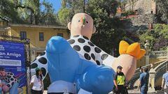 Festival Hecho en Casa: piñata gigante y obras se pueden ver gratis en las calles de Santiago hasta el domingo