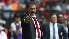 Former Mexico boss La Volpe is not a fan of VAR, and has proposed introducing an extra match referee to replace the video assistant.
