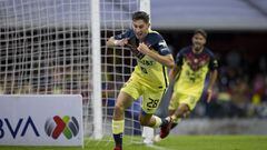 Mauro Lainez festeja un gol con el Am&eacute;rica