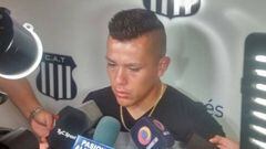 Carlos Muñoz desata fuerte polémica en su club en Argentina