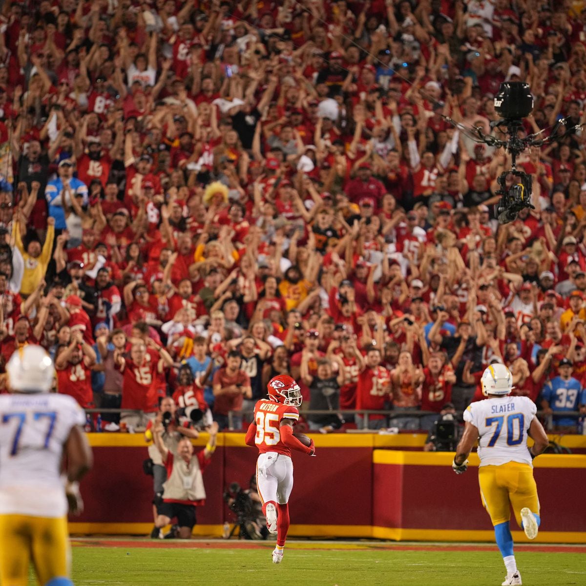 Los Angeles Chargers at Kansas City Chiefs on September 26, 2021