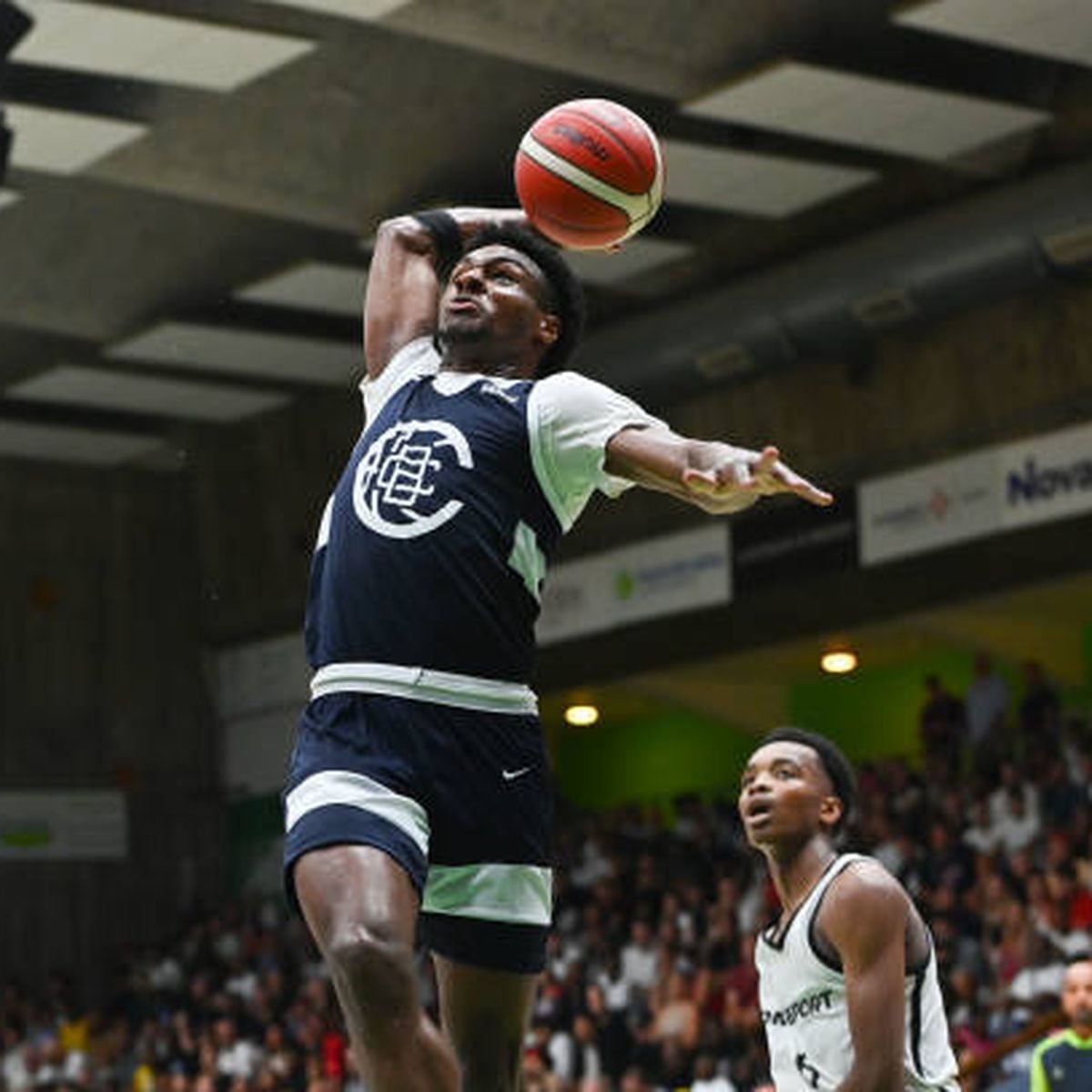 lebron james son dunking