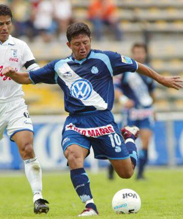 Soto jugó para Morelia, Atlas, Pachuca, Puebla y Estudiantes Tecos.