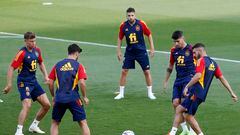 Marco Asensio, Marcos Llorente, Jordi Alba, Álvaro Morata y Koke, con la Selección.