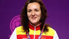 La tiradora espa&ntilde;ola Sonia Franquet posa con la medalla de plata lograda en los Juegos Europeos de Bak&uacute; 2015.