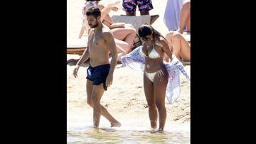 Cesc Fàbregas and Daniella Seman chill out on the beach