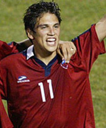 Mark González fue titular por la izquierda y marcó un golazo de tiro libre a Brasil. Olmos lo conocía de su paso por Universidad Católica.