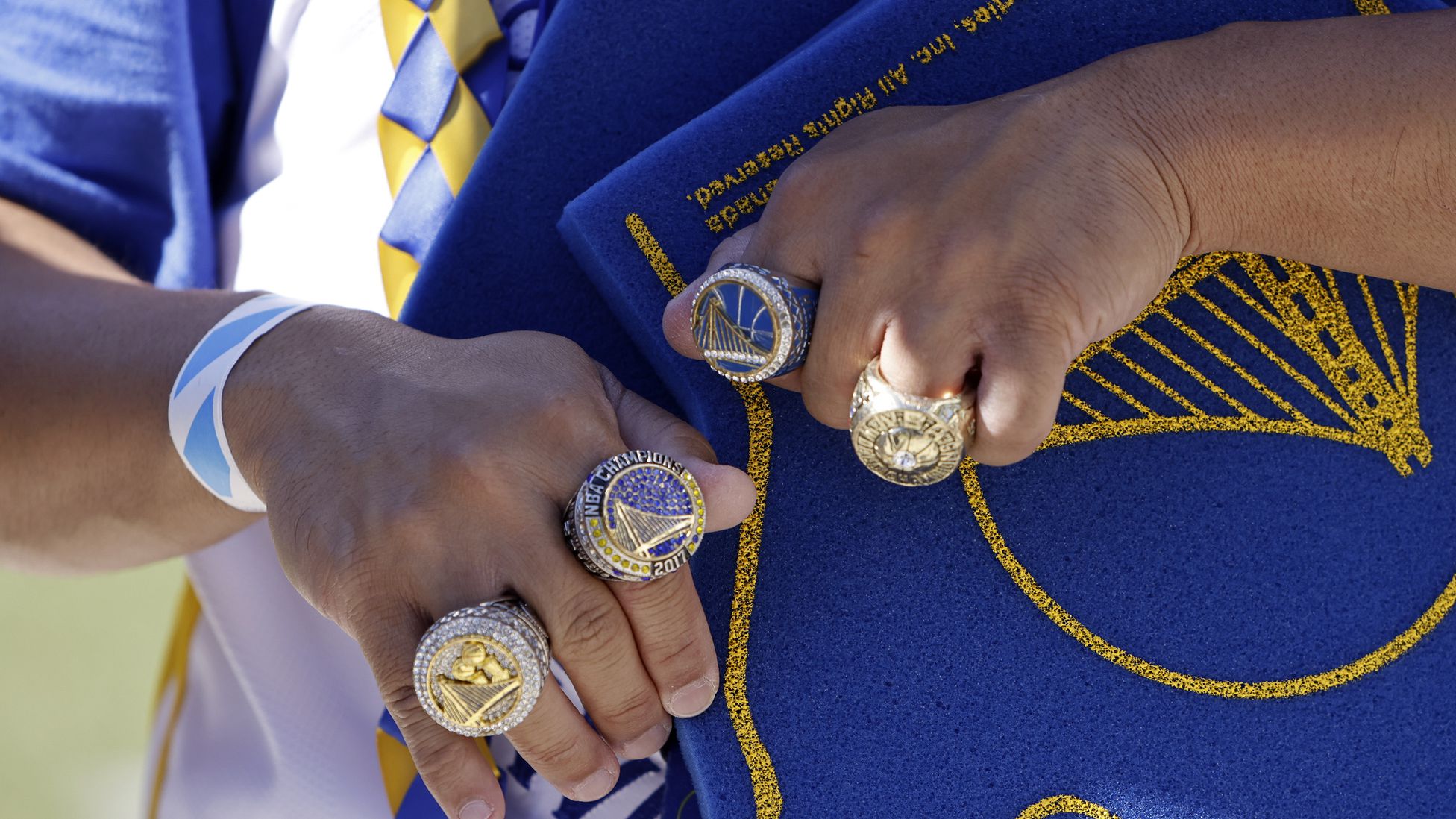 ¿Qué conferencia tiene más anillos