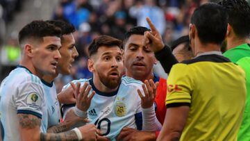 Sigue las eliminatorias en Fubo TV. Con algunas cuentas pendientes, Argentina buscar&aacute; mantener su invicto en las eliminatorias ante Chile.