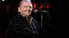 FILE PHOTO: Jerry Lee Lewis performs at the19th annual Bridge School Benefit Concert in Mountain View, California October 29, 2005.    REUTERS/Kimberly White/File Photo