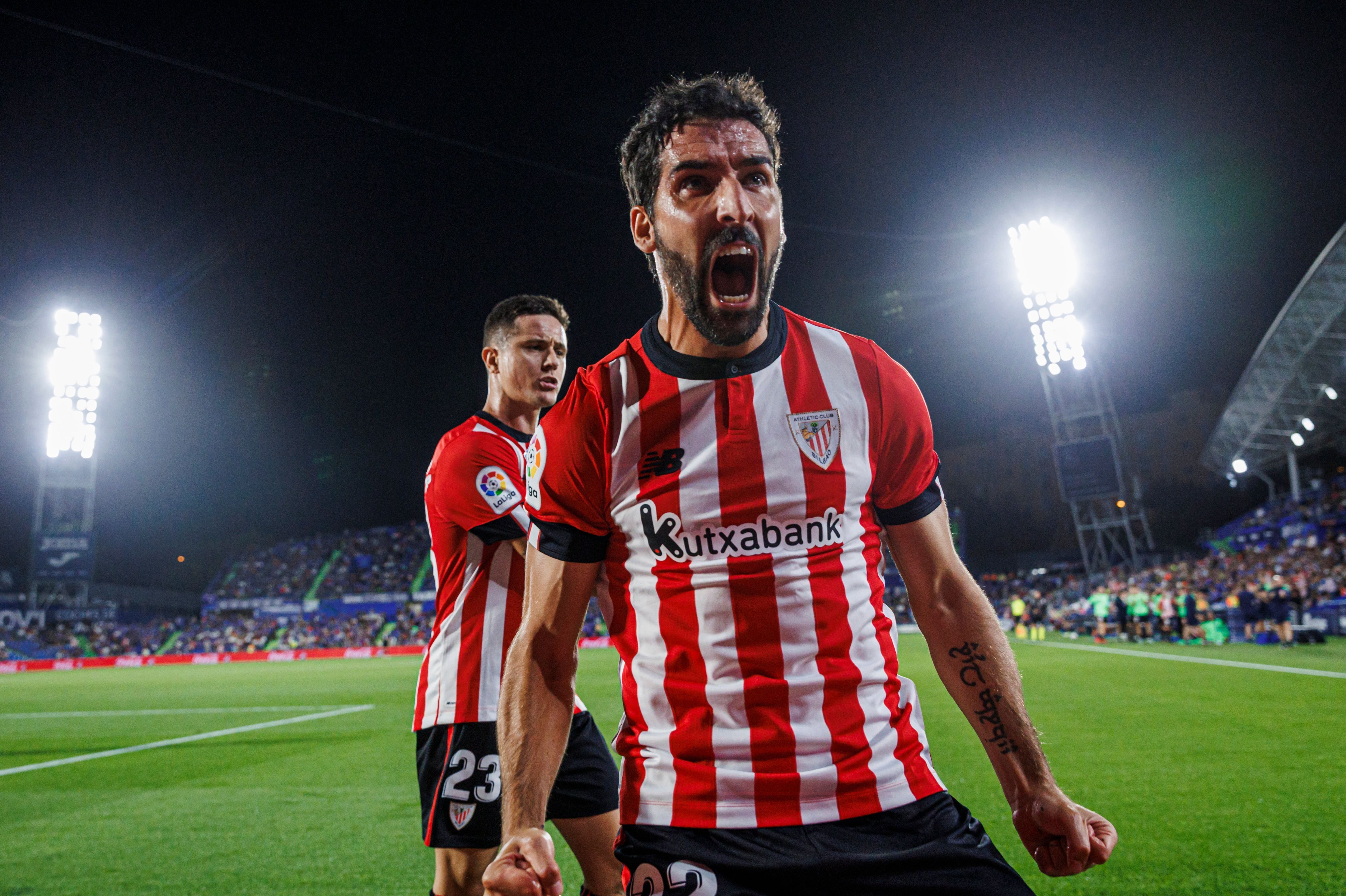 Futbolistas que han jugado en el Athletic Club y en el Osasuna