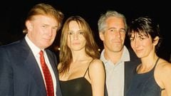 Donald Trump, Melania Trump, Jeffrey Epstein y Ghislaine Maxwell en el Mar-a-Lago club, Palm Beach, Florida. Febrero 12, 2000. 