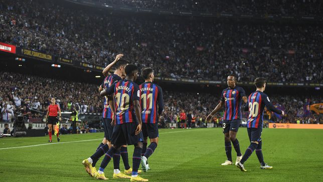 1x1 Barcelona: Lewandowski y Frenkie levantan al Camp Nou