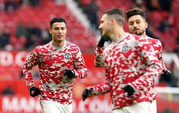 05 December 2021, United Kingdom, Berlin: Manchester United's Cristiano Ronaldo warms up before the English Premier League match between Manchester United and Crystal Palace at the Old Trafford. Photo: Martin Rickett/PA Wire/dpa  05/12/2021 ONLY FOR USE I