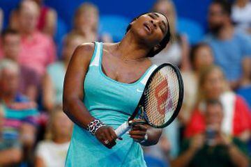 Eugenie Bouchard derrotó a Serena Williams 6-2, 6-1 en la Copa Hopman.
