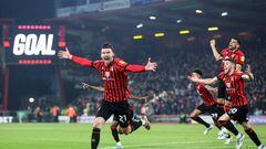 BOURNEMOUTH, ENGLAND - MAY 03: Kieffer Moore of Bournemouth leads wild celebrations with his team-mates after he scores a goal to make it 1-0 during the Sky Bet Championship match between AFC Bournemouth and Nottingham Forest at Vitality Stadium on May 03, 2022 in Bournemouth, England. (Photo by Robin Jones - AFC Bournemouth/AFC Bournemouth via Getty Images)