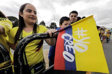 Miles de hinchas se tomaron las calles de la capital del país para demostrar su apoyo a la Selección Colombia.