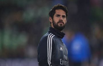 Isco Alarcon of Real Madrid CF looks on during the La Liga match between Real Betis Balompie and Real Madrid CF at Estadio Benito Villamarin on January 13, 2019 in Seville, Spain.