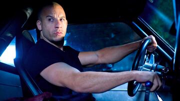 El actor Vin DIesel, que da vida a Dominic Toretto en la saga 'Fast & Furious', al mando de uno de sus coches en una película de esta franquicia