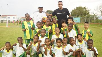 Yerry Mina visitó a los niños de su fundación en Guachené.