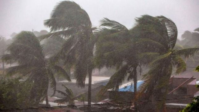 Tormenta tropical Bonnie se intensifica a huracán categoría 1