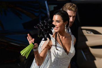 Sergio Ramos and Pilar Rubio leave the Cathedral of Seville.