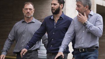 Jorge Messi y Matias Messi salen de los Tribunales Provinciales de Rosario por la causa sobre el choque de la lancha.