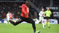 Rennes' Malian defender Hamari Traore kicks the ball during the French L1 football match between Stade Rennais Football Club and Stade Brestois 29, at The Roazhon Park Stadium, in Rennes, north-western France, on February 6, 2022. (Photo by JEAN-FRANCOIS MONIER / AFP)