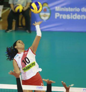 Thaisa Mc Leod_opuesta de la selección U18 peruana de voleibol.