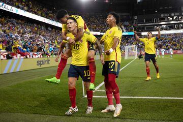 Con goles de James, Borré, Sinisterra y Asprilla, la Selección  Colombia ganó 4-1 en el debut de Néstor Lorenzo
