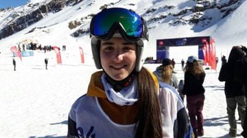 La joven esquiadora nacional es una de las deportistas con más futuro en su disciplina.