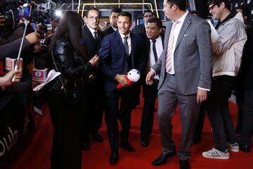 Alexis Sánchez vivió una noche especial en la avant premiere de "Mi amigo Alexis". El tocopillano llegó como una estrella al evento y fue ovacionado por los fans.