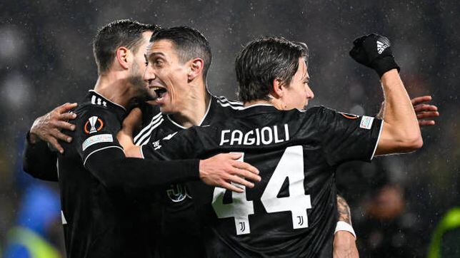 Di María mete a Juventus en octavos de Europa League