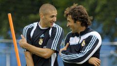 Karim Benzema y Ra&uacute;l, en un entrenamiento con el Real Madrid en Dubl&iacute;n durante la pretemporada de 2009.