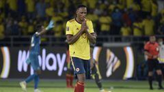 Yerry Mina en un partido de la Selecci&oacute;n Colombia ante Ecuador